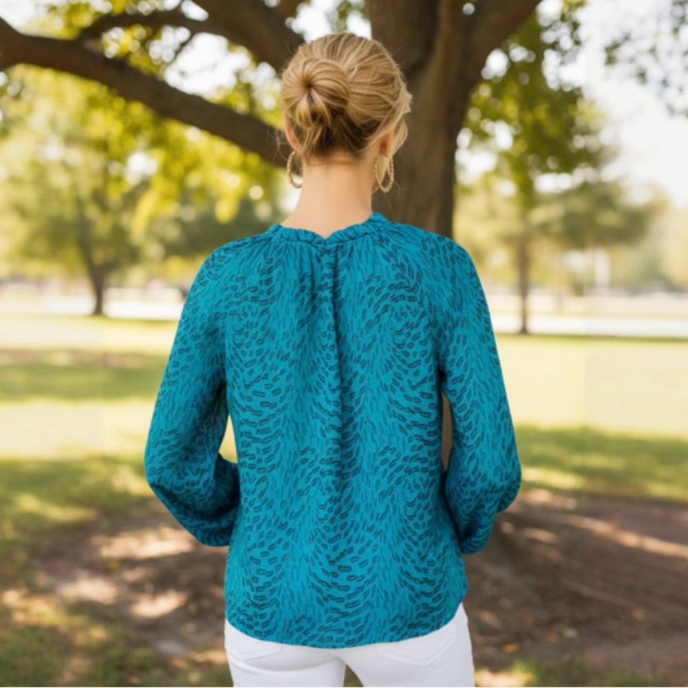 Lilly Pulitzer Caline Metallic Teal Bay Silk Swirl Clip Glitter Top - Picture 3 of 9